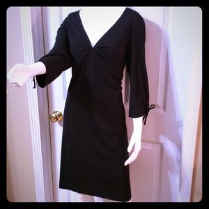 Black slimming keyhole long sleeve dress